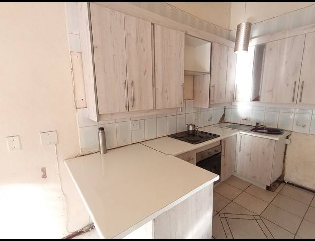2 BEDROOM TOWNHOUSE FOR SALE IN RIDGEWAY